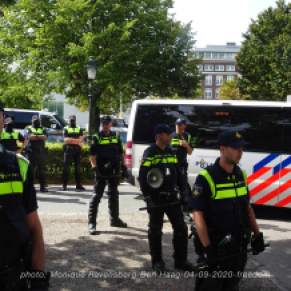 Freedom-Den-Haag-040920-police-army